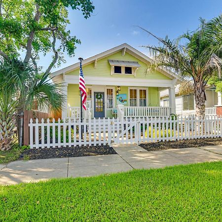 Walk To Galveston Beach Texas Home With Fenced Yard المظهر الخارجي الصورة