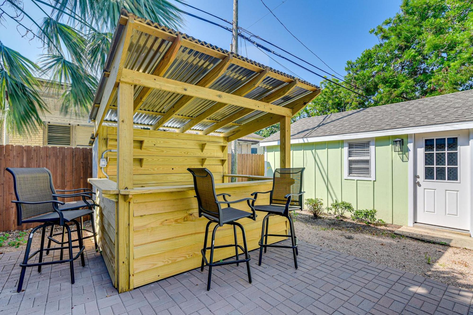 Walk To Galveston Beach Texas Home With Fenced Yard المظهر الخارجي الصورة