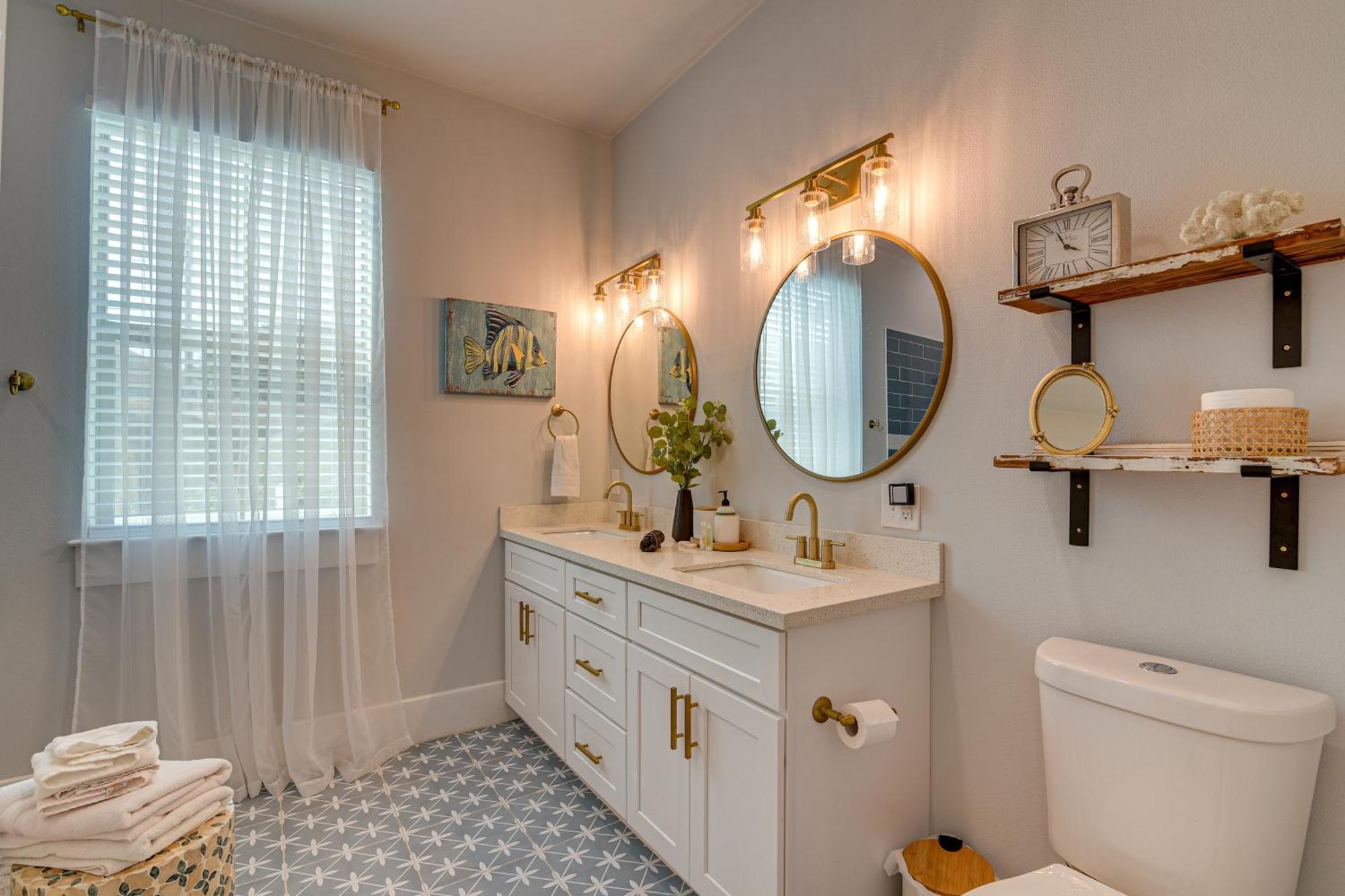 Walk To Galveston Beach Texas Home With Fenced Yard المظهر الخارجي الصورة